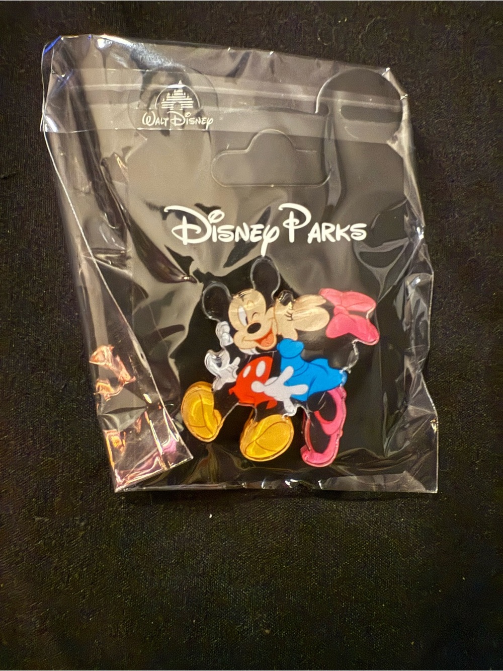 🌟Pick Any 3/$20 Sale Mickey & Minnie Pin